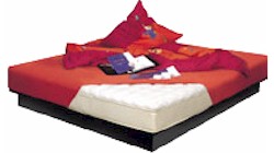 Cama de agua y colchones de agua.